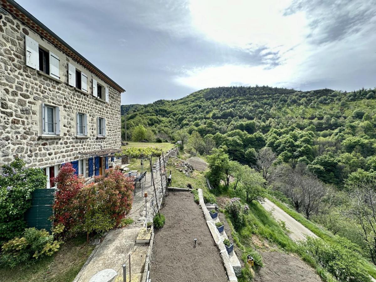 Gite De Noe Au Ray-Pic Pereyres Exterior foto